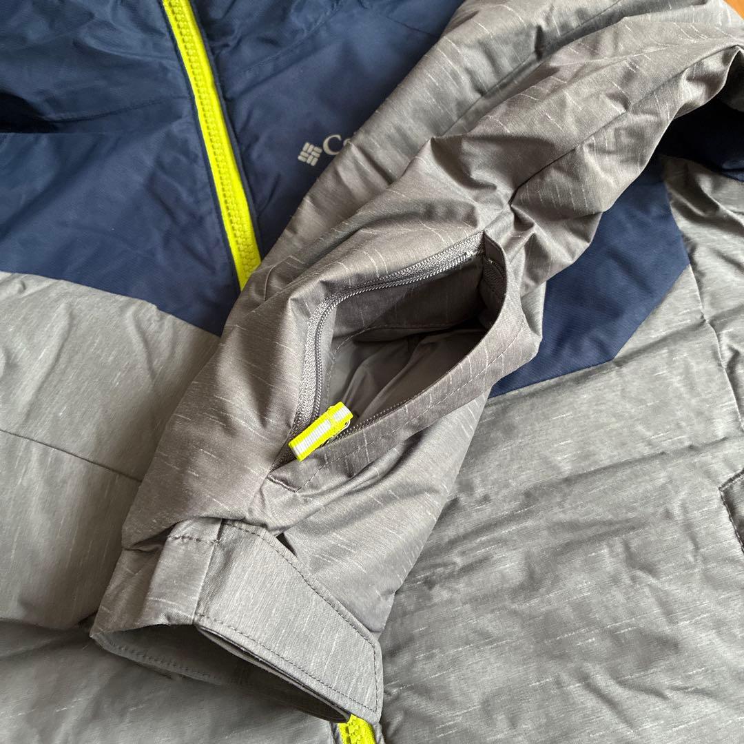 未使用Columbiaコロンビア 子ども用スキーウェア上下セットS（130㎝）