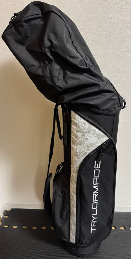 テーラーメイド　スリムキャディバッグMen's TJ111 23SS 軽量モデル
