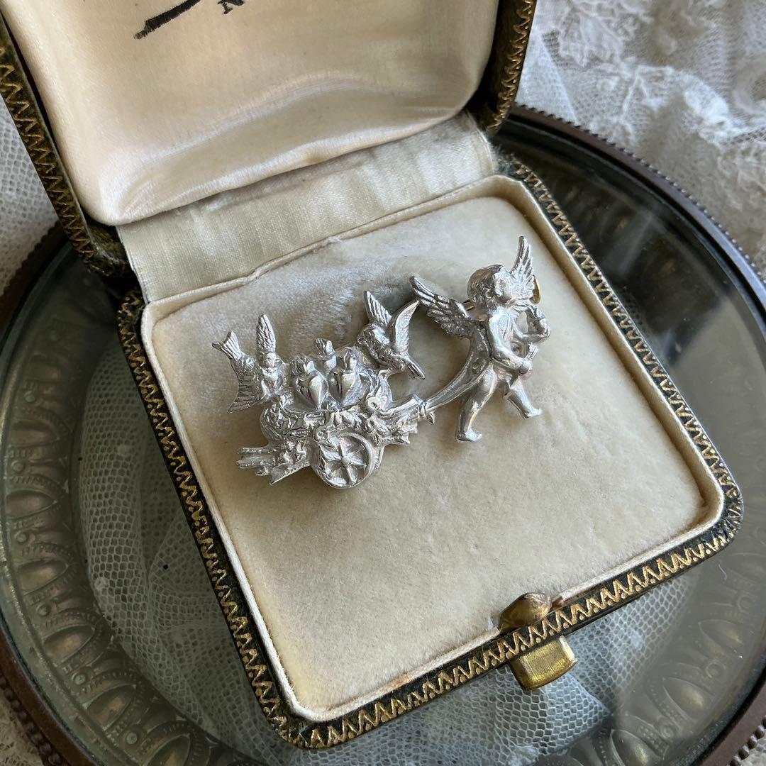 フランスアンティーク　天使と小鳥のブローチ　シルバープレート　ドールさんにも♡