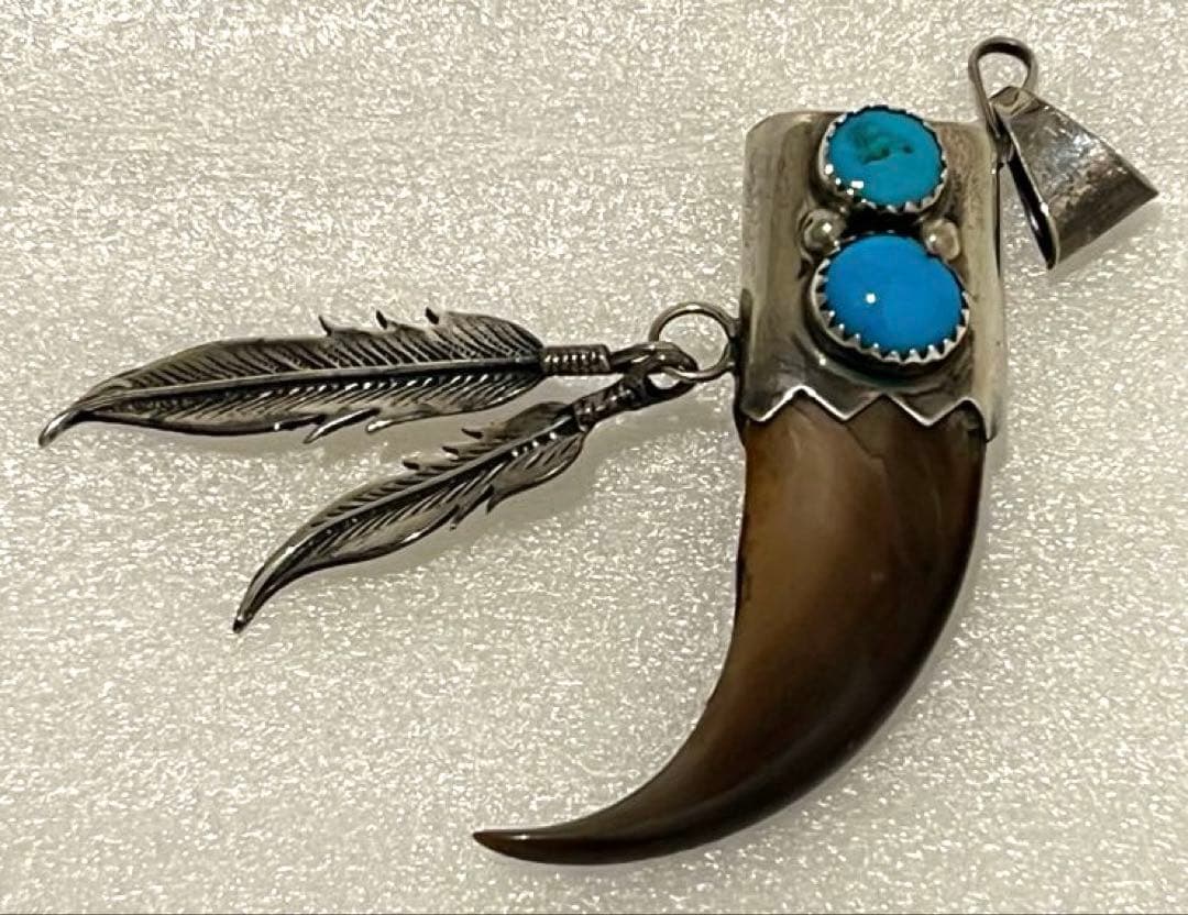 ペンダントヘッド　ナバホ　NABAJO 熊の爪　ハンドメイド　ターコイズ