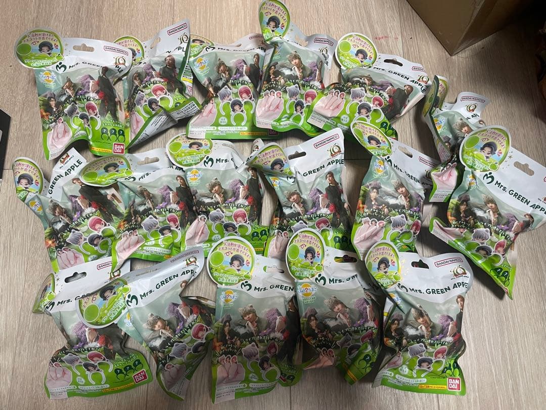 ミセスグリーンアップル バスボム バスボール17個 入浴剤 びっくらたまご