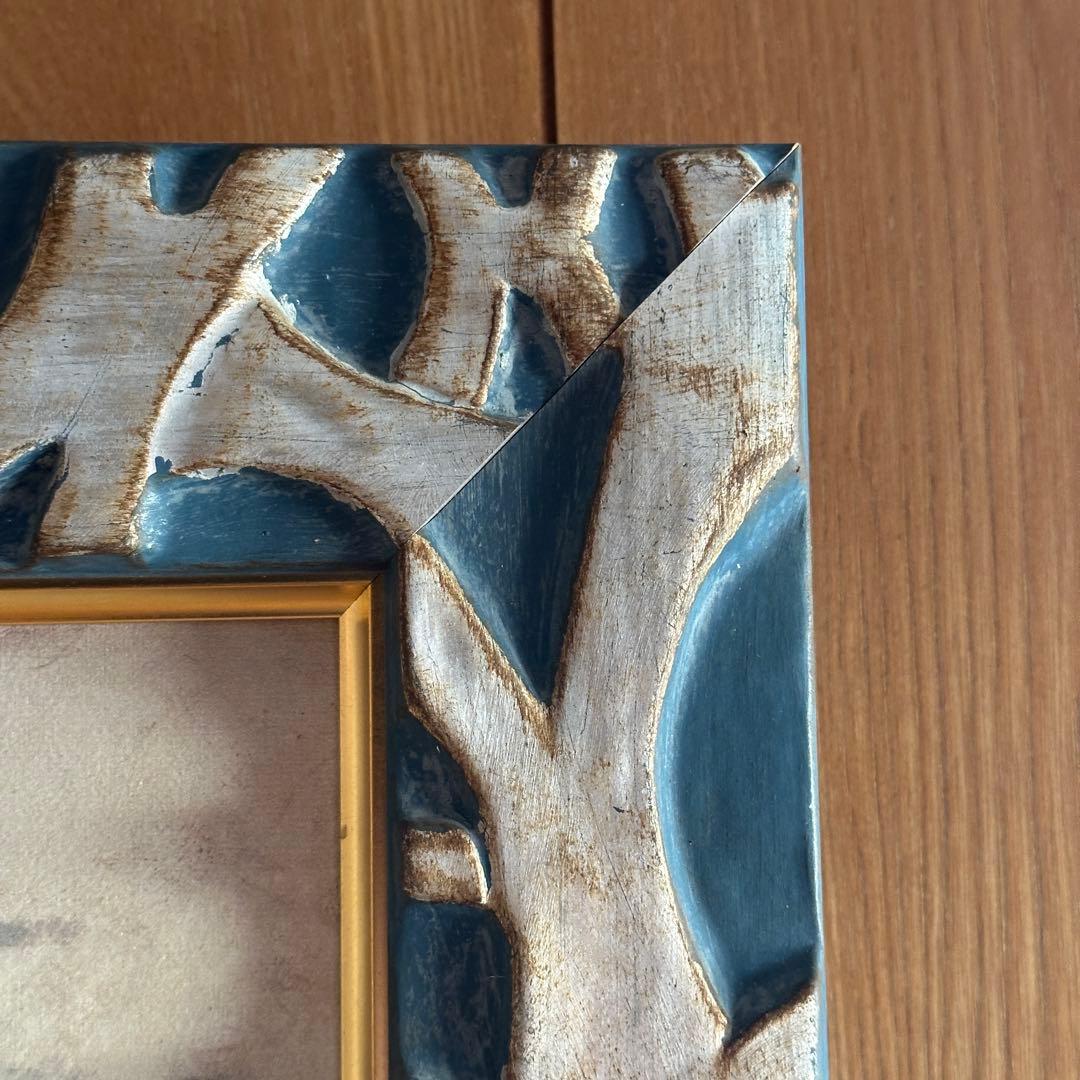 海と女性の油彩画　装飾フレーム付き 75x51.5cm