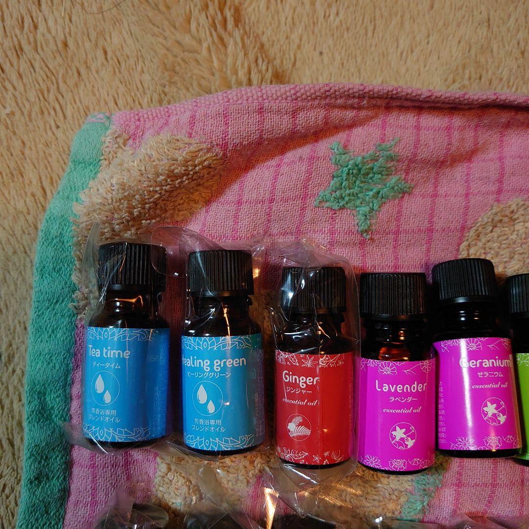 アシェットアロマオイル&ブレンドオイル28本＋２本おまけ