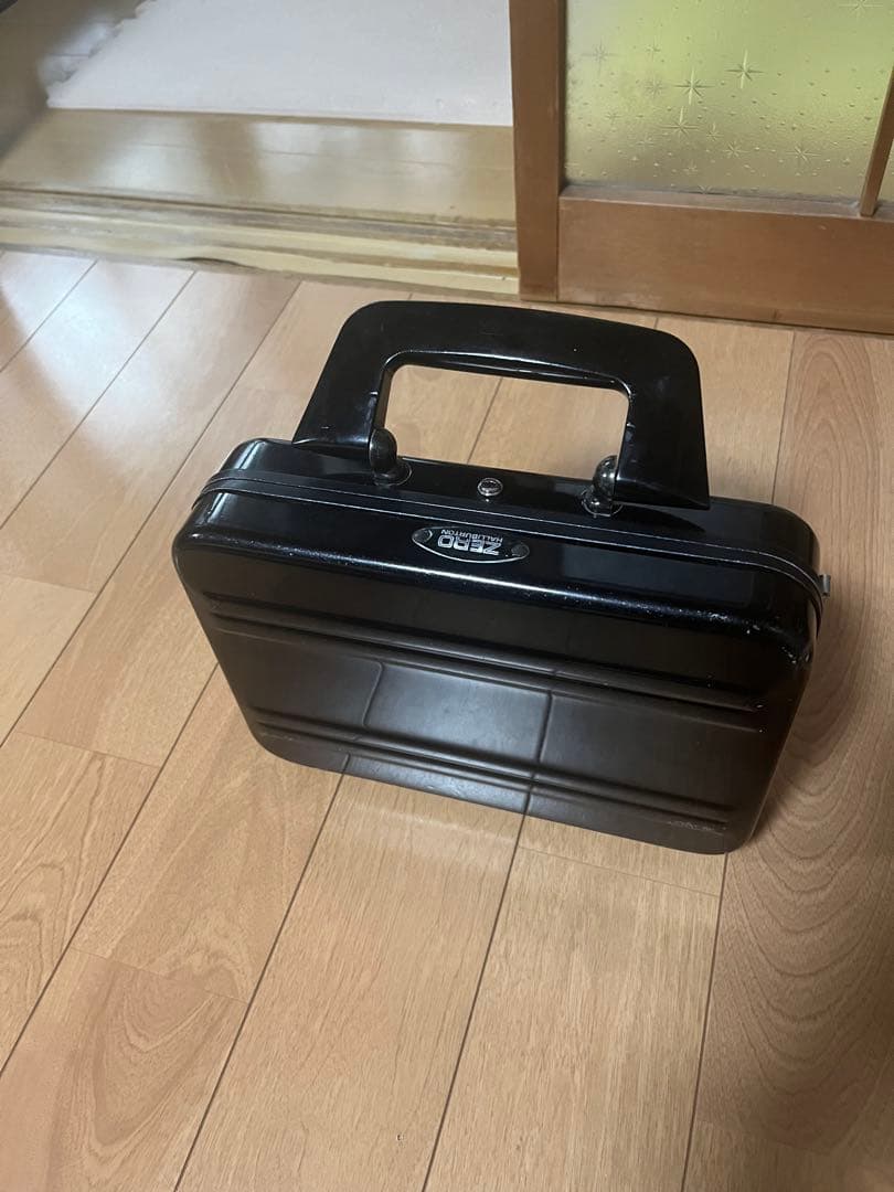 ゼロハリバートンミニアタッシュケース