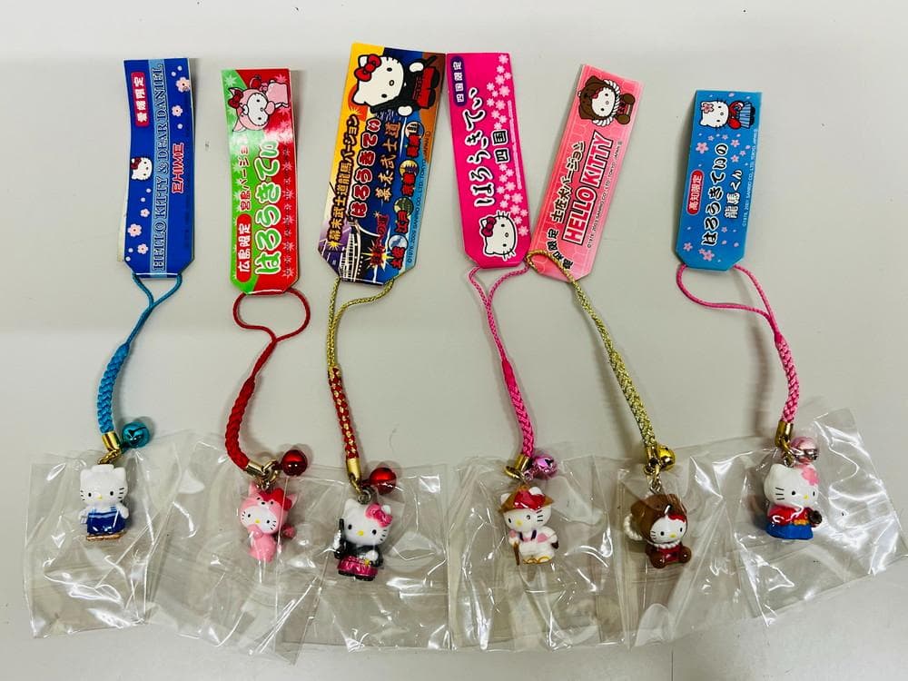 ◆サンリオ HELLO KITTY ご当地 ストラップ 23個セット 08271