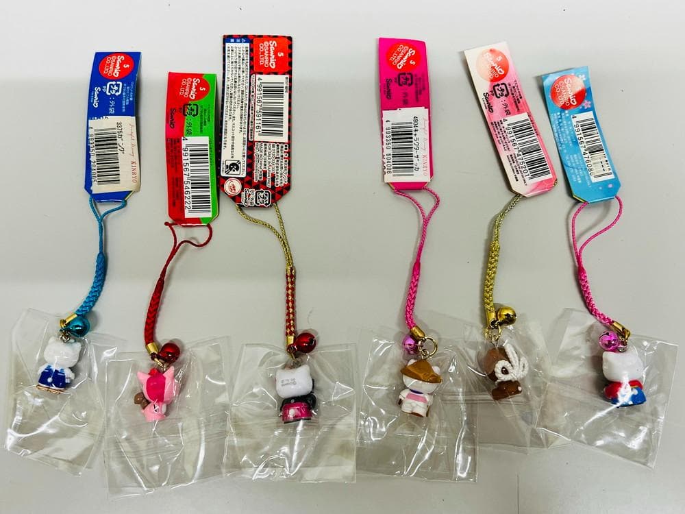 ◆サンリオ HELLO KITTY ご当地 ストラップ 23個セット 08271