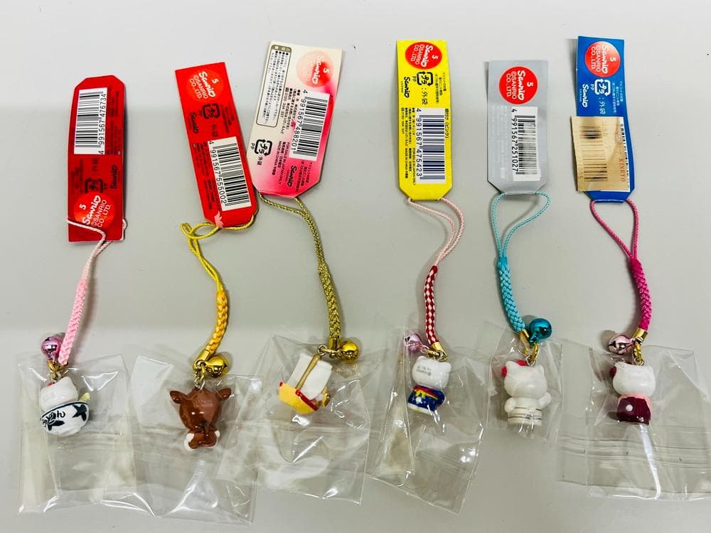 ◆サンリオ HELLO KITTY ご当地 ストラップ 23個セット 08271