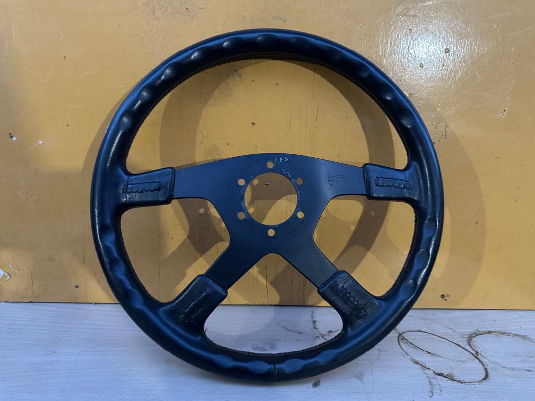 momo モモ 4本スポーク ステアリング レザー