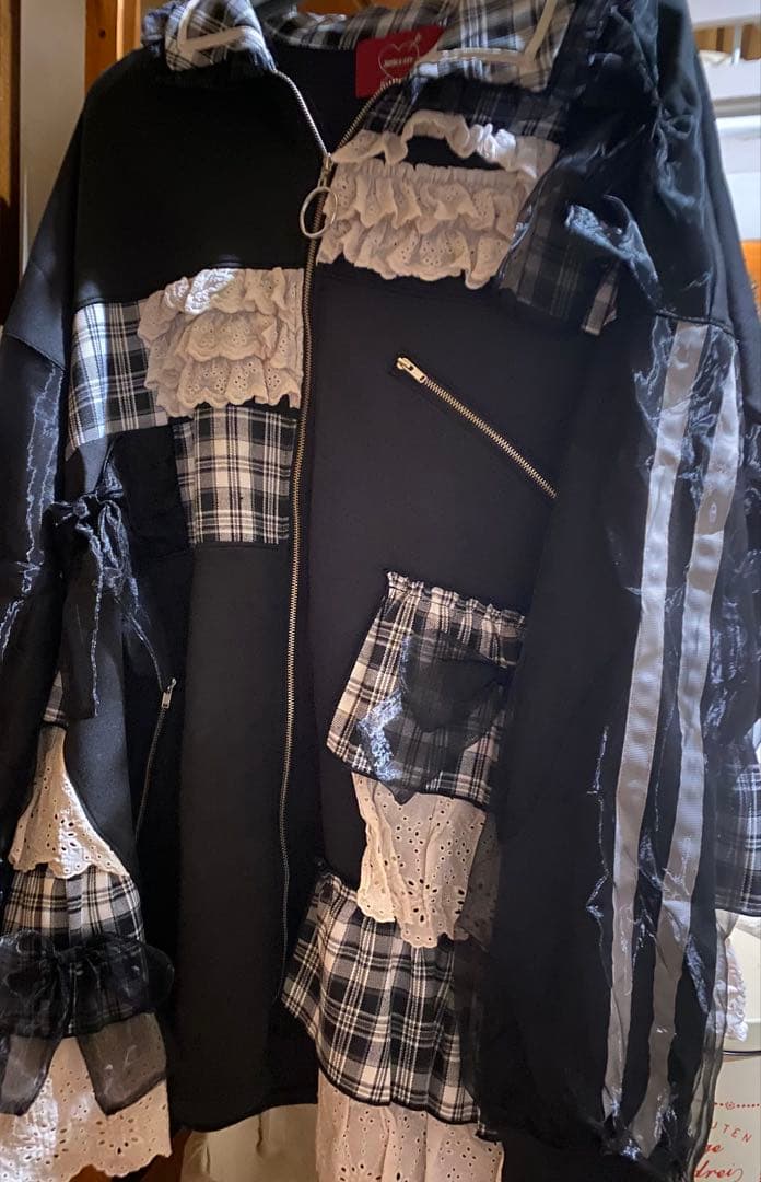 Jamie エーエヌケー リボンパッチワークワークパーカー ブラック