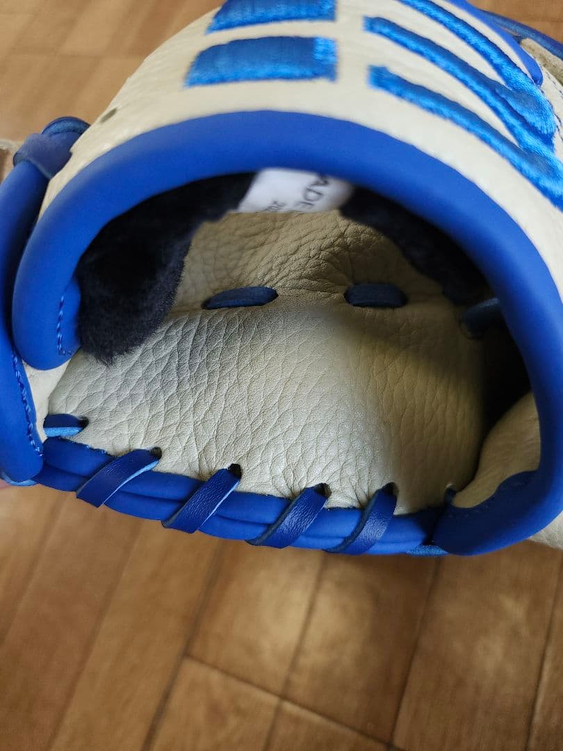 BRETT 軟式グローブ ホワイト/ブルー　新品