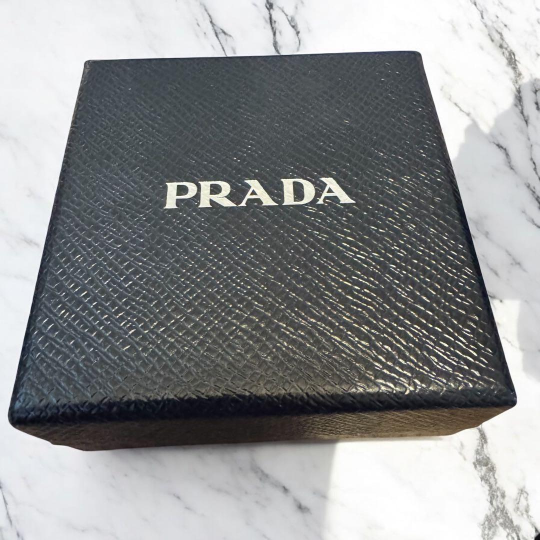 【美品】【人気】PRADA サフィアーノレザー キーホルダー