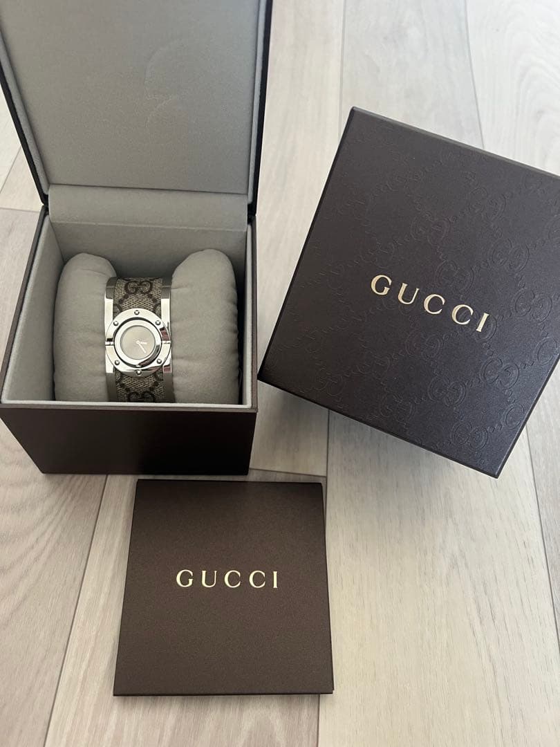 ＊ GUCCI ＊ 時計　バングル　トワール 未使用　超美品
