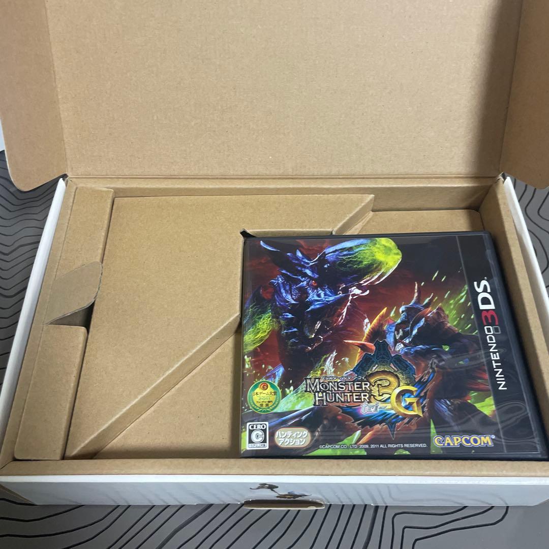 美品　ニンテンドー3DS モンスターハンター 3(トライ) G スペシャルパック