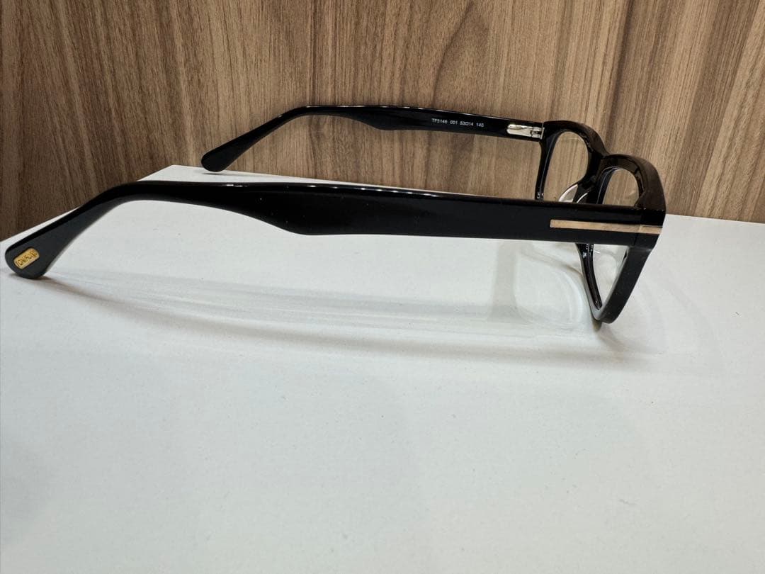 トムフォード　サングラス　TF5146　001　箱付き