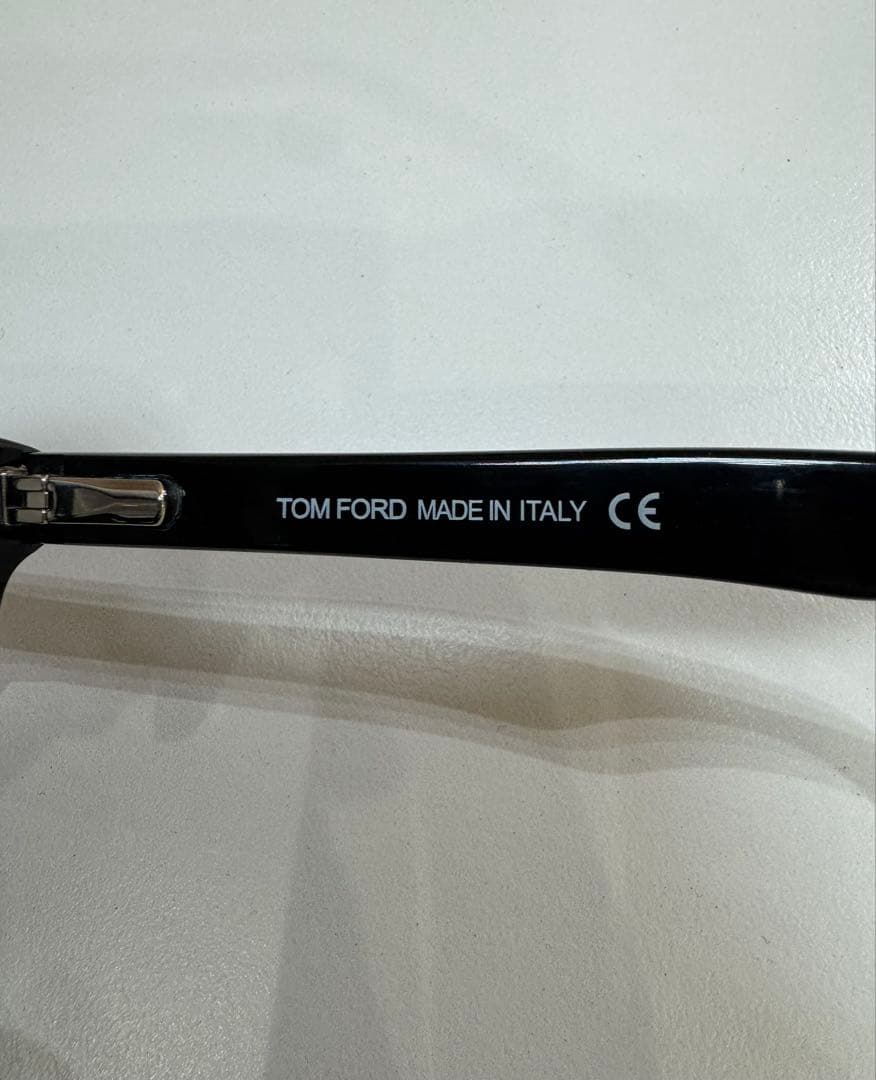 トムフォード　サングラス　TF5146　001　箱付き