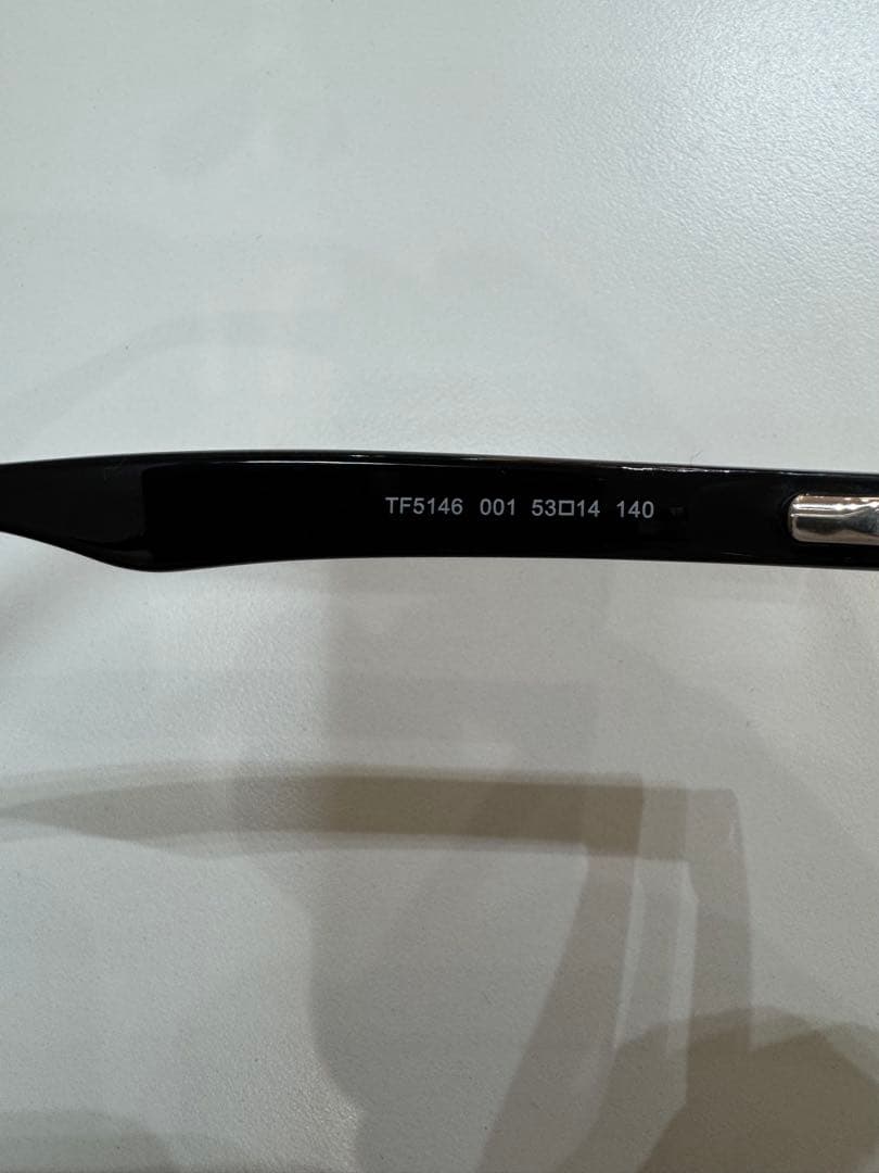 トムフォード　サングラス　TF5146　001　箱付き