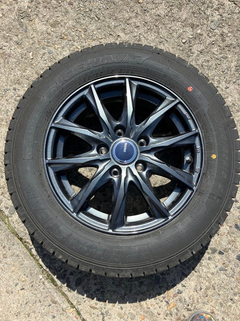 セレナ　スタッドレス　195\65R15