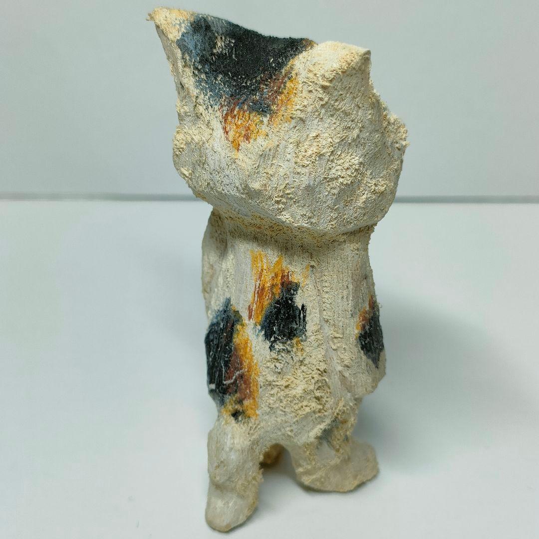 usaneko　戸川五十生　tiny cats 　樟にアクリ猫の木製彫刻