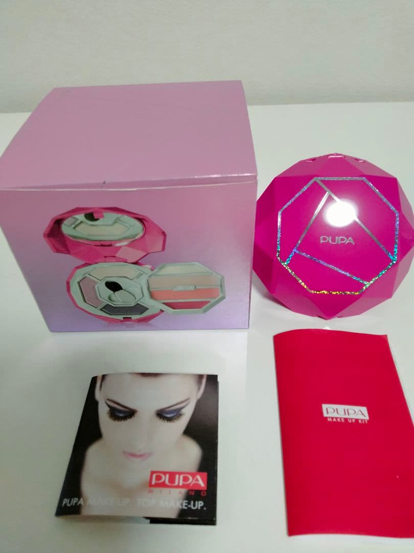 未使用　PUPAプパ　アイシャドウパレットルージュリップグロスパレット　ミラー付