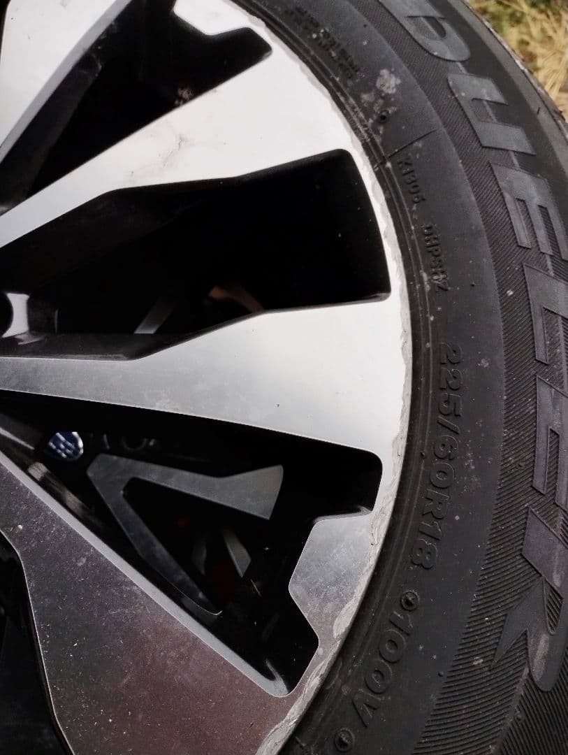 値下げしました。 ブリヂストン 225/60R18 タイヤ・ホイールセット