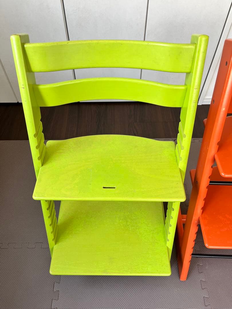 STOKKE ストッケ　トリップ トラップ　グリーンとオレンジのチェア
