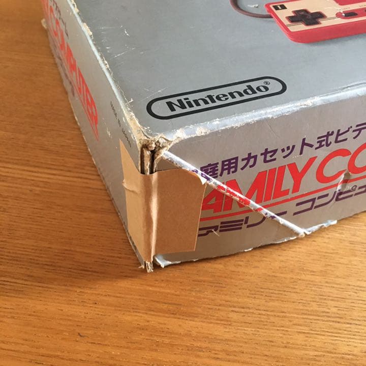 Nintendo ゲーム機本体 ファミリーコンピューター 四角ボタン