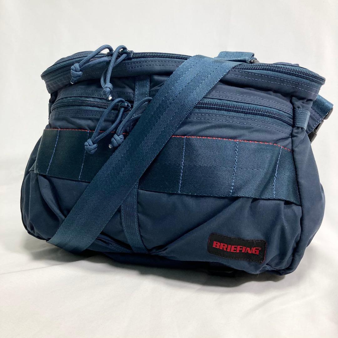 ブリーフィング デューン ロゴ ネイビー ショルダーバッグ 大容量 多機能 A4