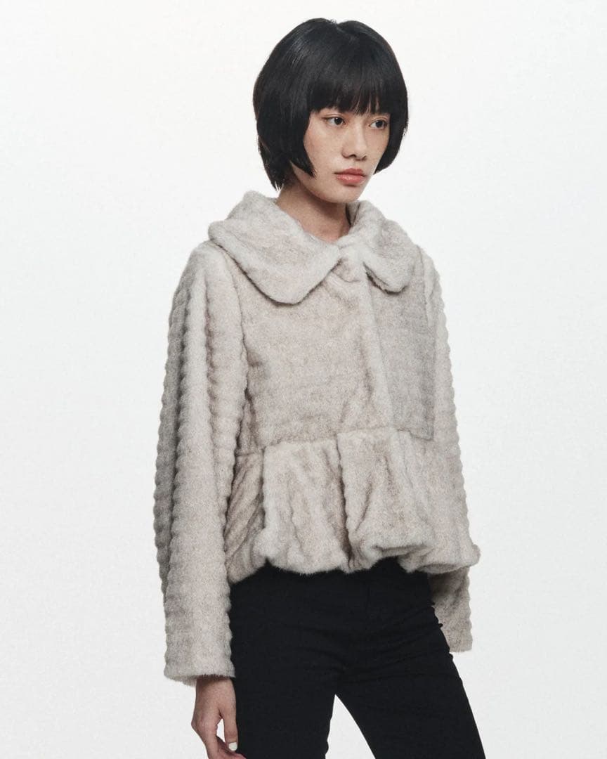 ジャケット・アウター bibiy DORA PEPURAMU FUR COAT BEIGE