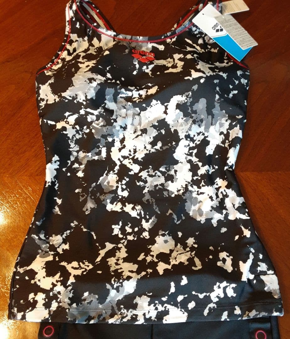 arena セパレート水着 タンクトップ・ショートパンツセット