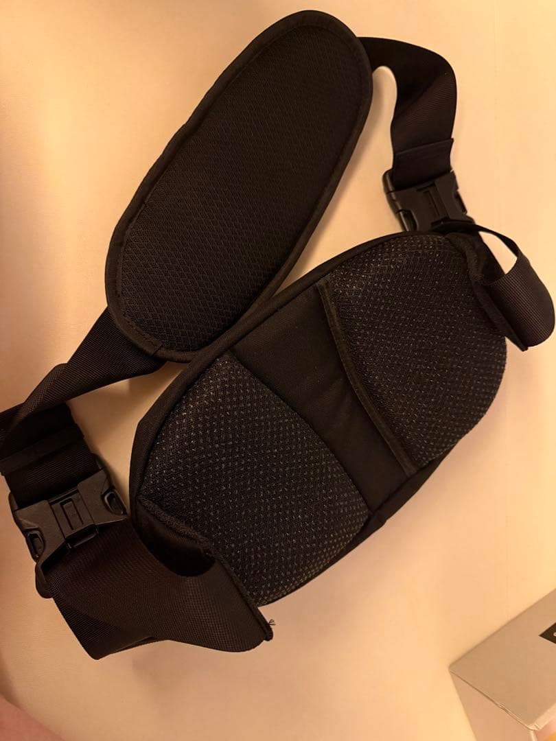 Hugoo ヒップシート　バッグ　黒