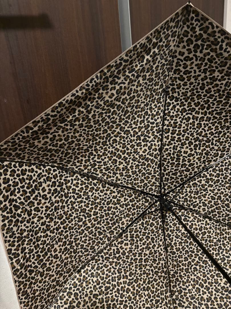 折りたたみ傘 Traditional Weatherwear 裏側ヒョウ柄