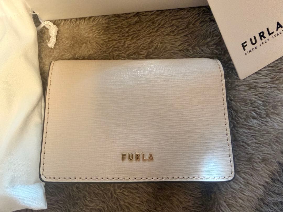 FURLA アイボリー レザー 名刺入れ　レディース