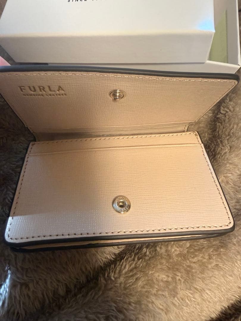 FURLA アイボリー レザー 名刺入れ　レディース
