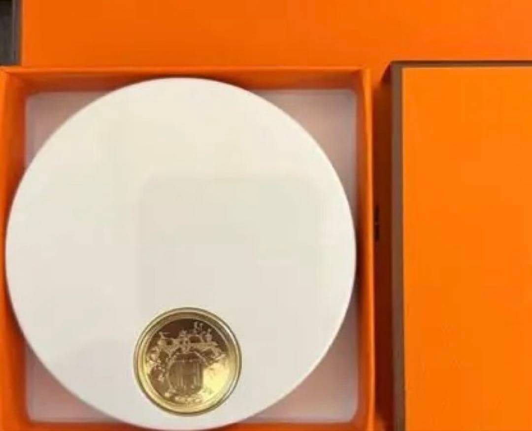 HERMES エルメス フェイスパウダー 新品未使用 専用箱付き