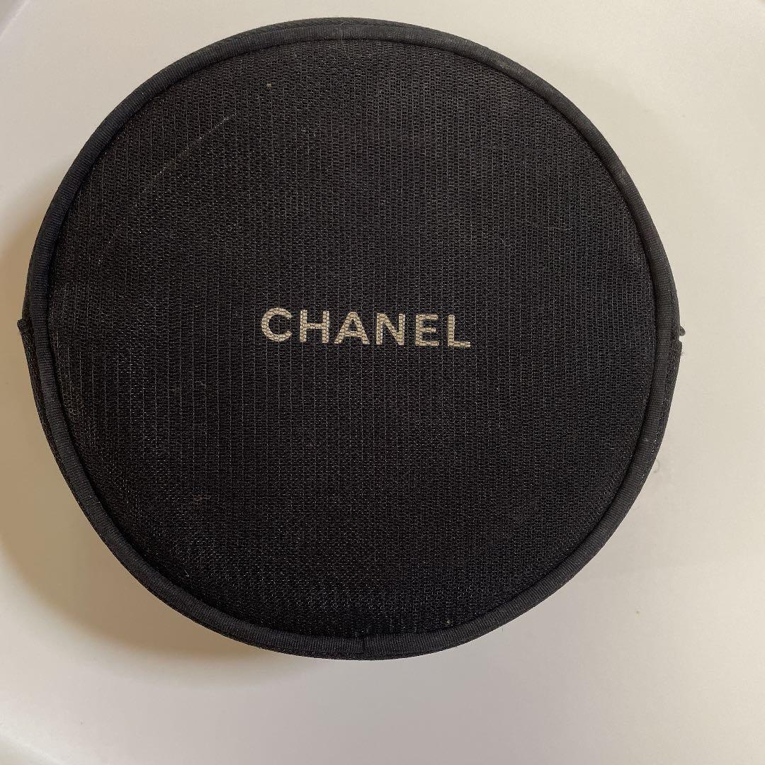CHANEL限定ポーチ　ミラー付き