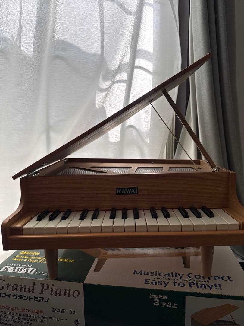 カワイ　グランドピアノ　1112