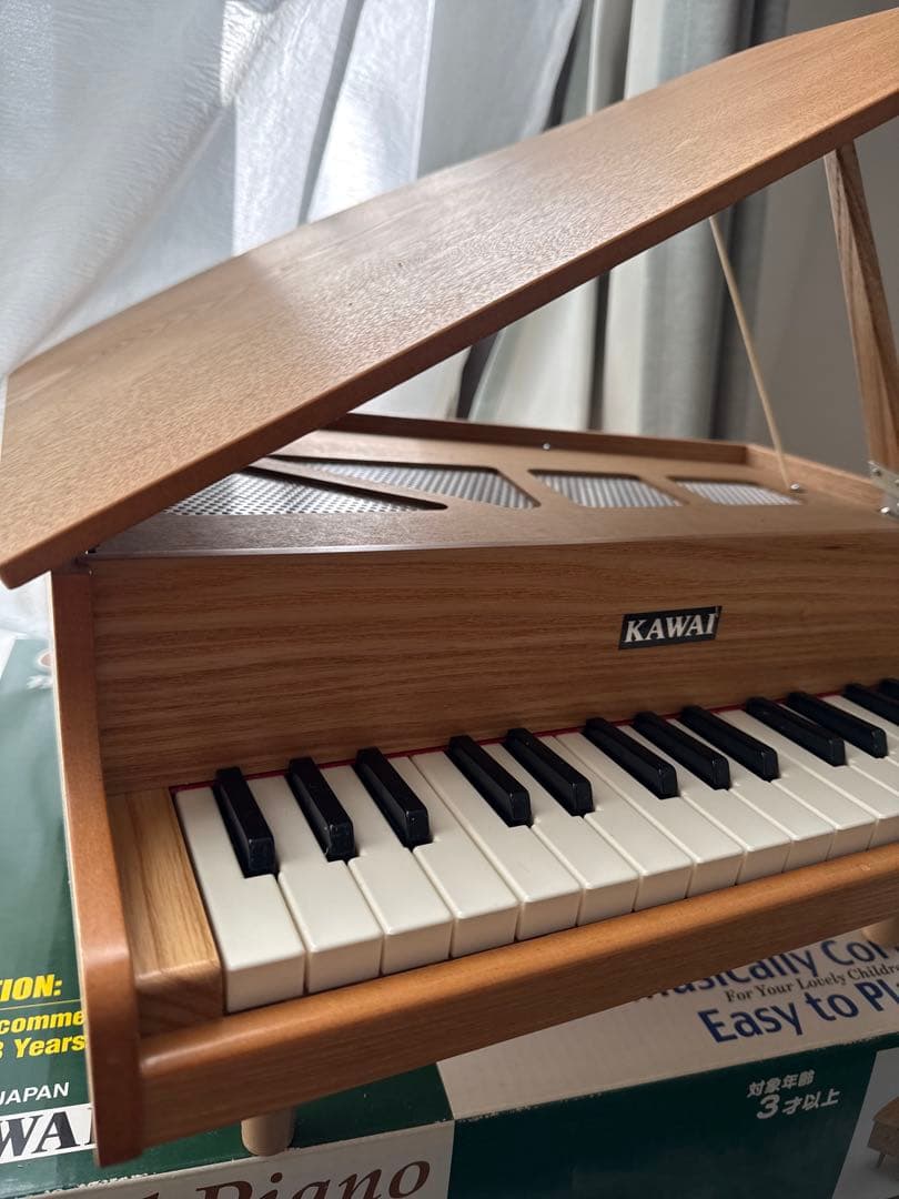カワイ　グランドピアノ　1112