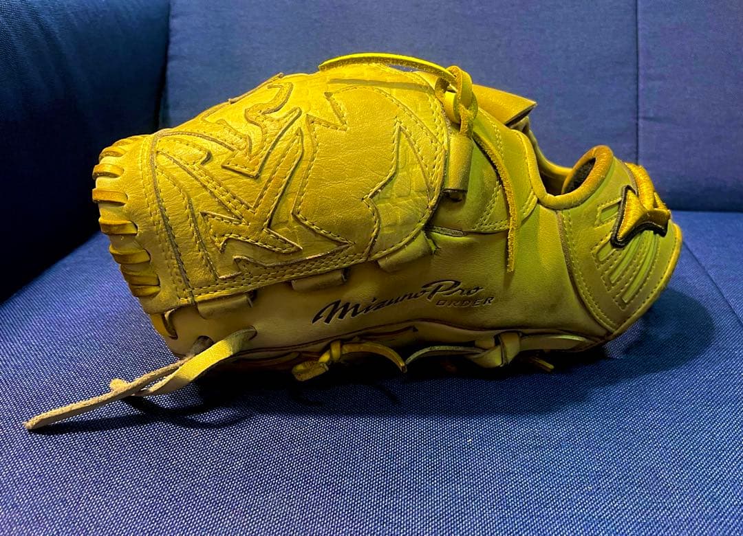 ミズノプロ 硬式左投手用　イエロー