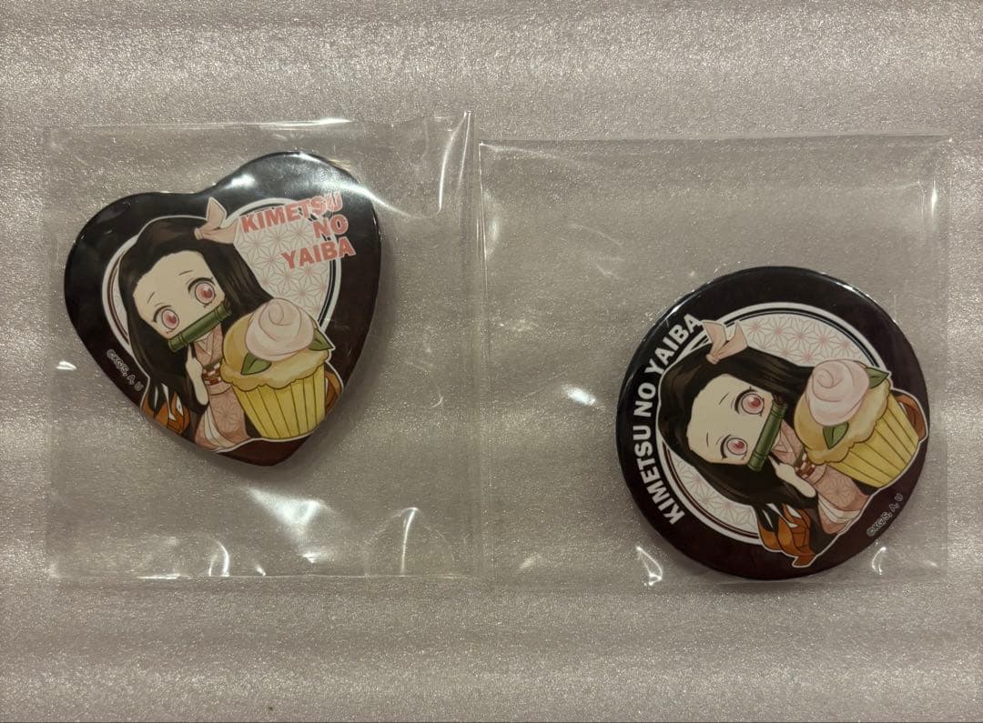 奈*)様 希少品　鬼滅の刃　プリロール　PRIROOL 缶バッジ　禰豆子　2個セ