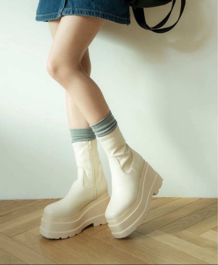 R&E トリプルソール厚底ストレッチショートブーツ　新品未使用　タグ付き