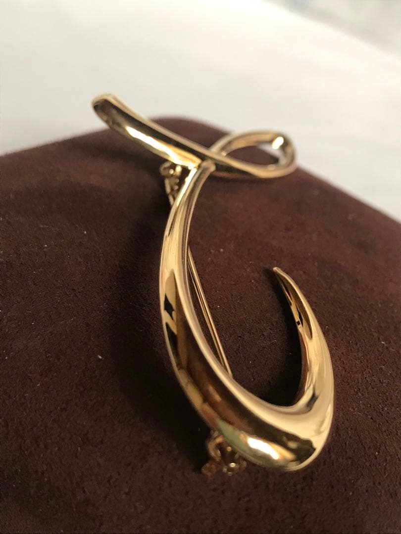 ミキモト　イニシャルブローチ　k18 18k18金 ウノアエレ好きな方にも