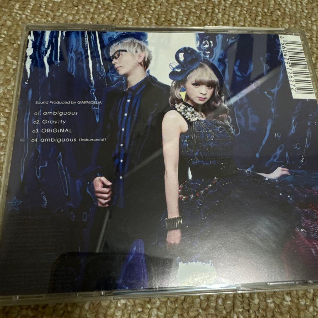 GARNiDELiA ambiguous 直筆サイン入り