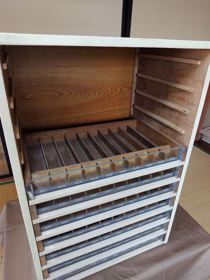 糸陳列棚　ミシン糸ケース　収納棚　アンティーク　レトロ