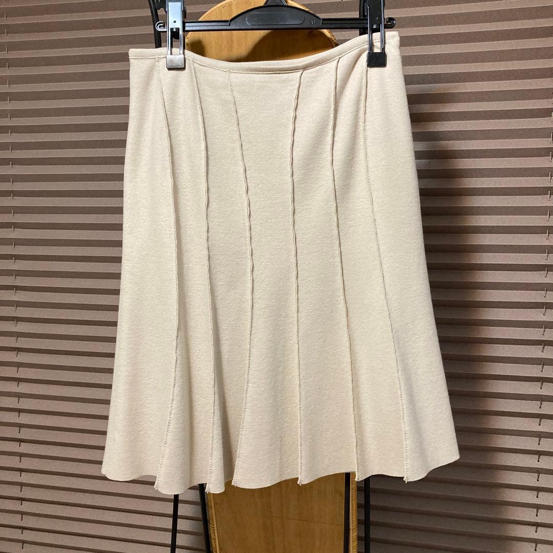 スーツ　アンタイトル　ベージュ　卒園入学　フォーマル