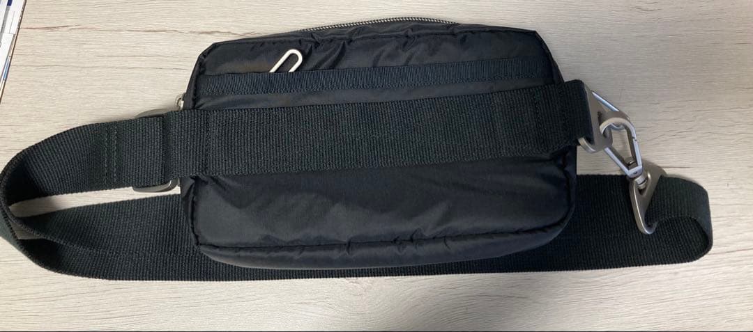 ESSENTIAL RECT XBODY ブラックC