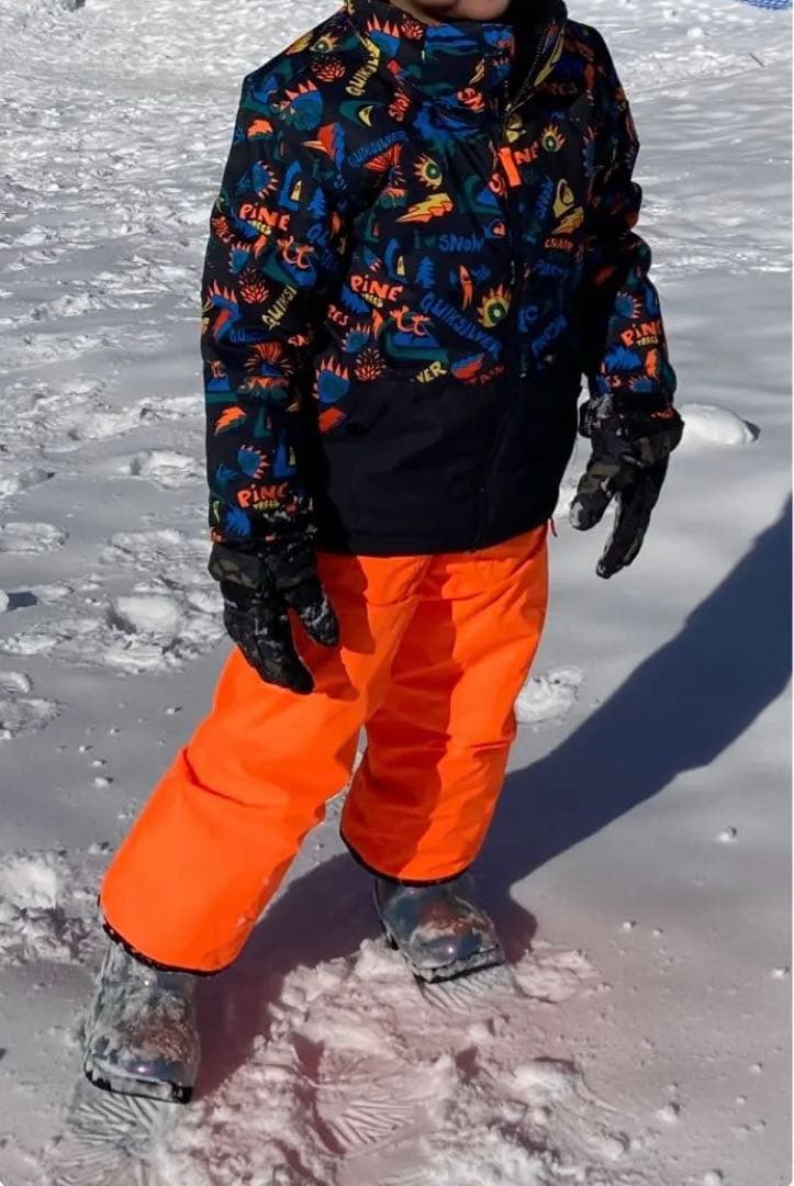 Quick Silver スキー、スノボウェア　上下6〜7歳130 上着美品