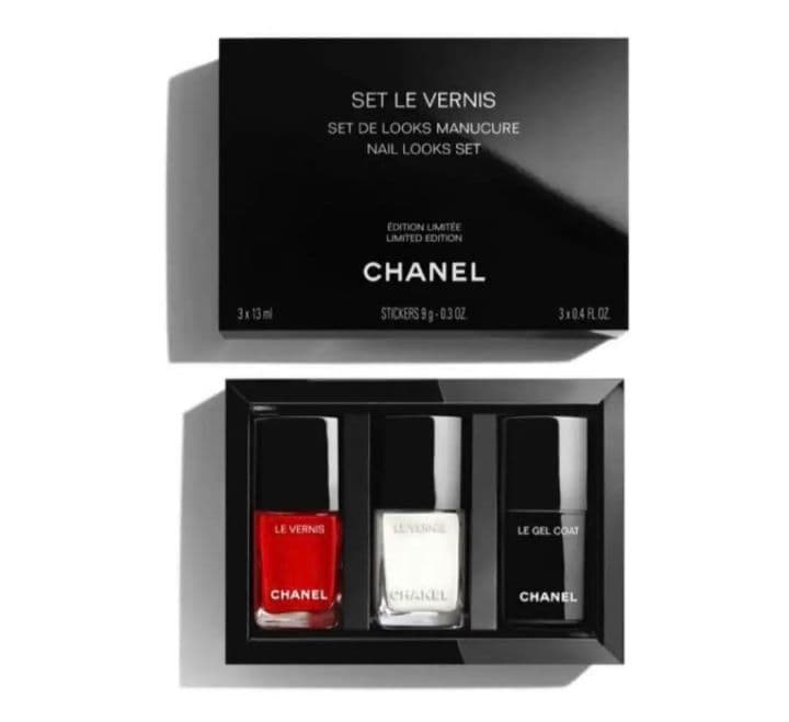 【CHANEL】☆新品未使用数量限定完売品ヴェルニネイルセット(ステッカー付き)