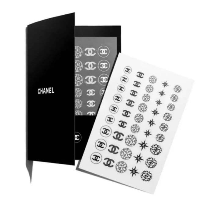 【CHANEL】☆新品未使用数量限定完売品ヴェルニネイルセット(ステッカー付き)