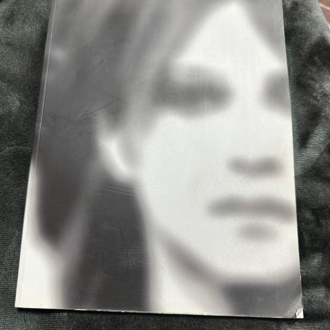 20年以上前のhide 1964〜1998 のビジュアルブックです。