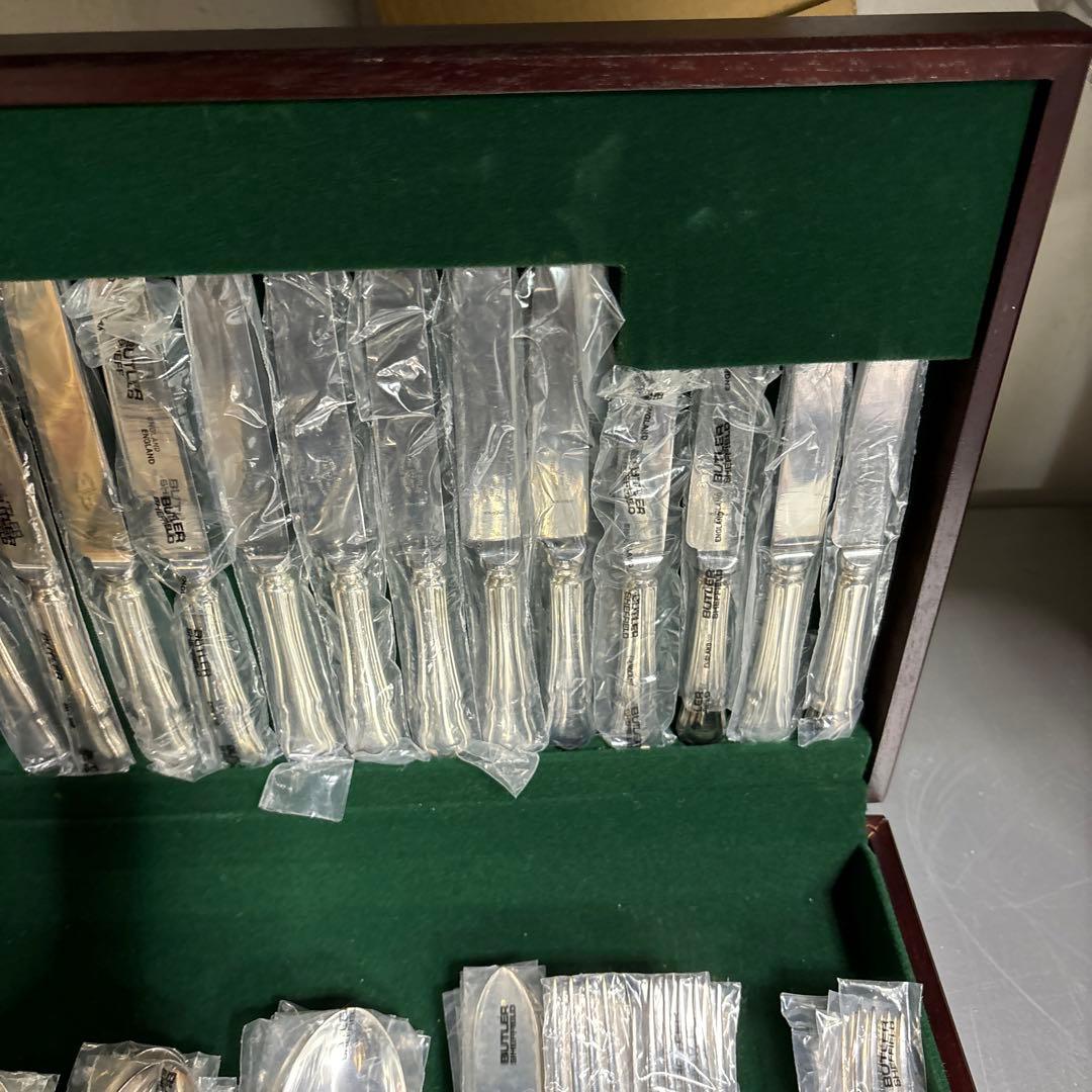 BUTLER イギリス製　カトラリーセット　約75本